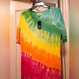 Woman's Short Sleeve polyester blend top.  NWT